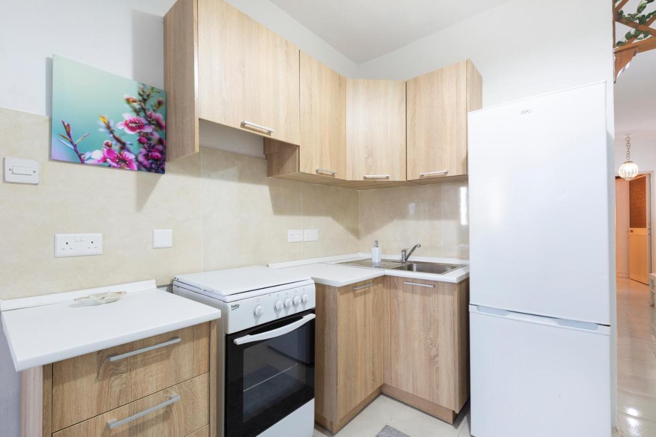 Ne1 - Lovely 2 Bedroom Apartment. Perfect Location Mellieħa Dış mekan fotoğraf